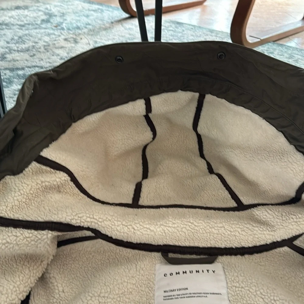 Community Autonomy Green Parka - Picture 12 of 16